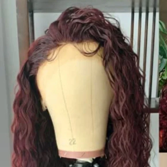 - 💫22” BURGUNDY BEACH WAVY LACE FRONT WIG💫 *NWT